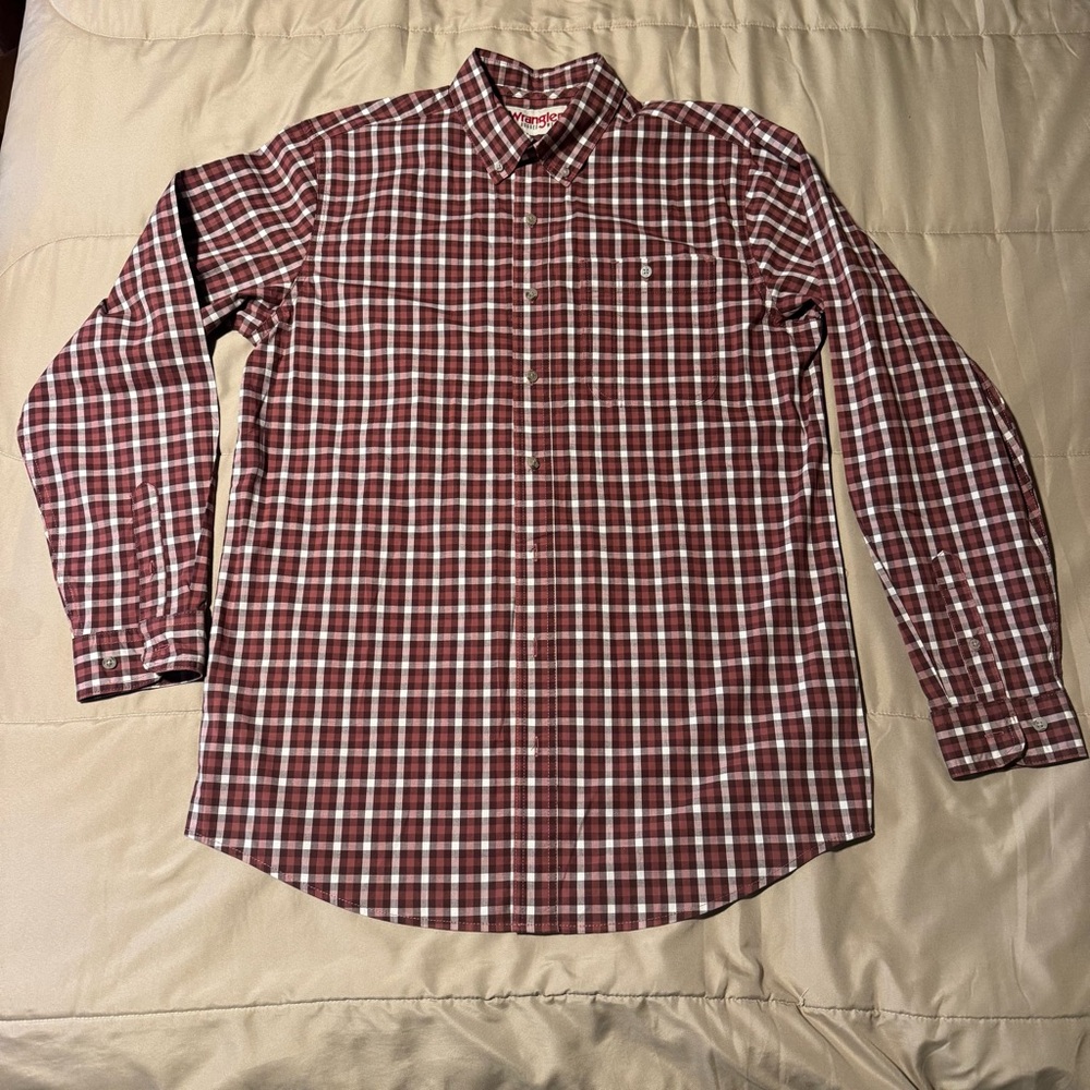 Wrangler Men's Rugged Wear Plaid Button Down Shirt